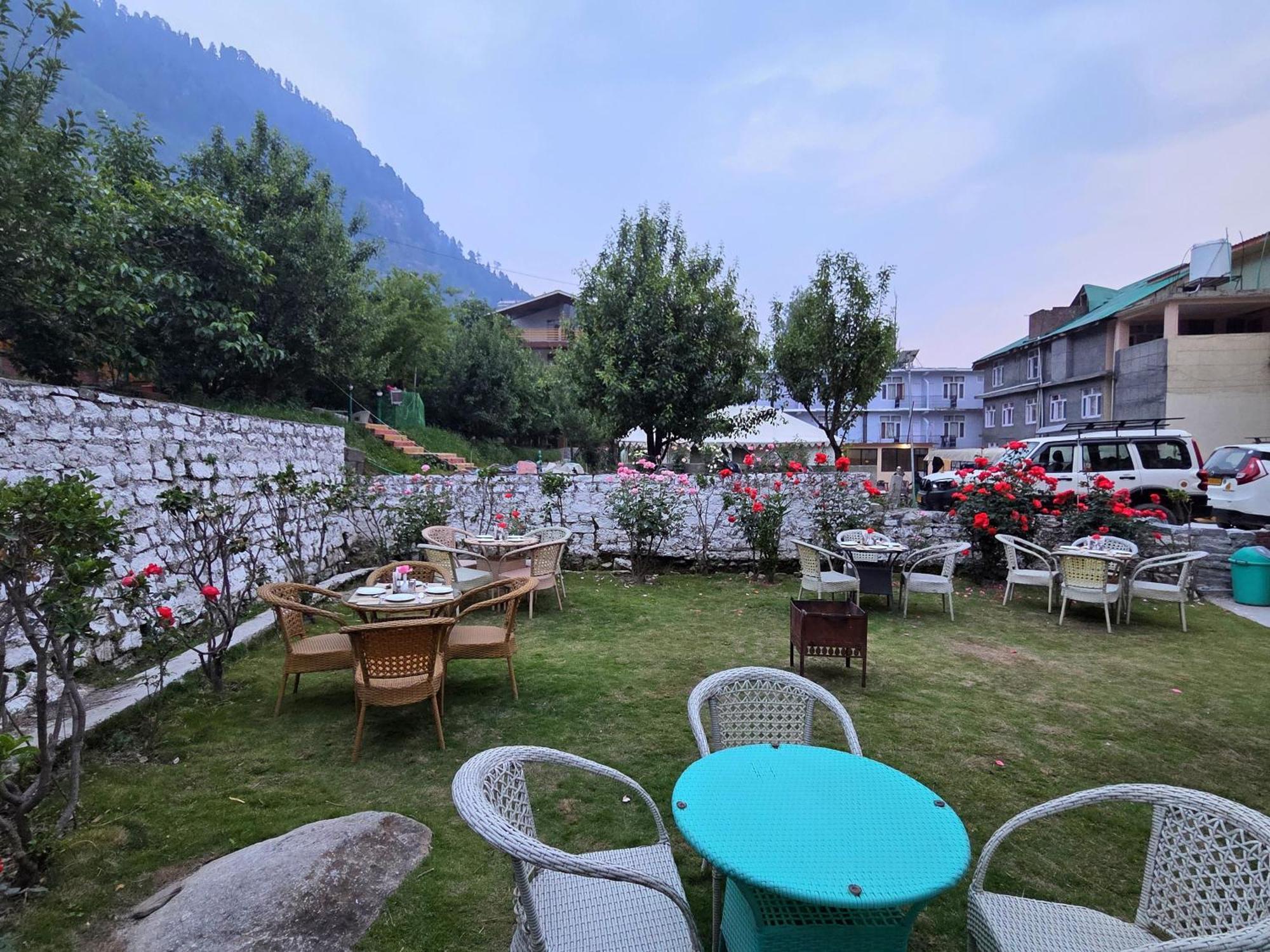 Hill River By West Western Hotel 4*