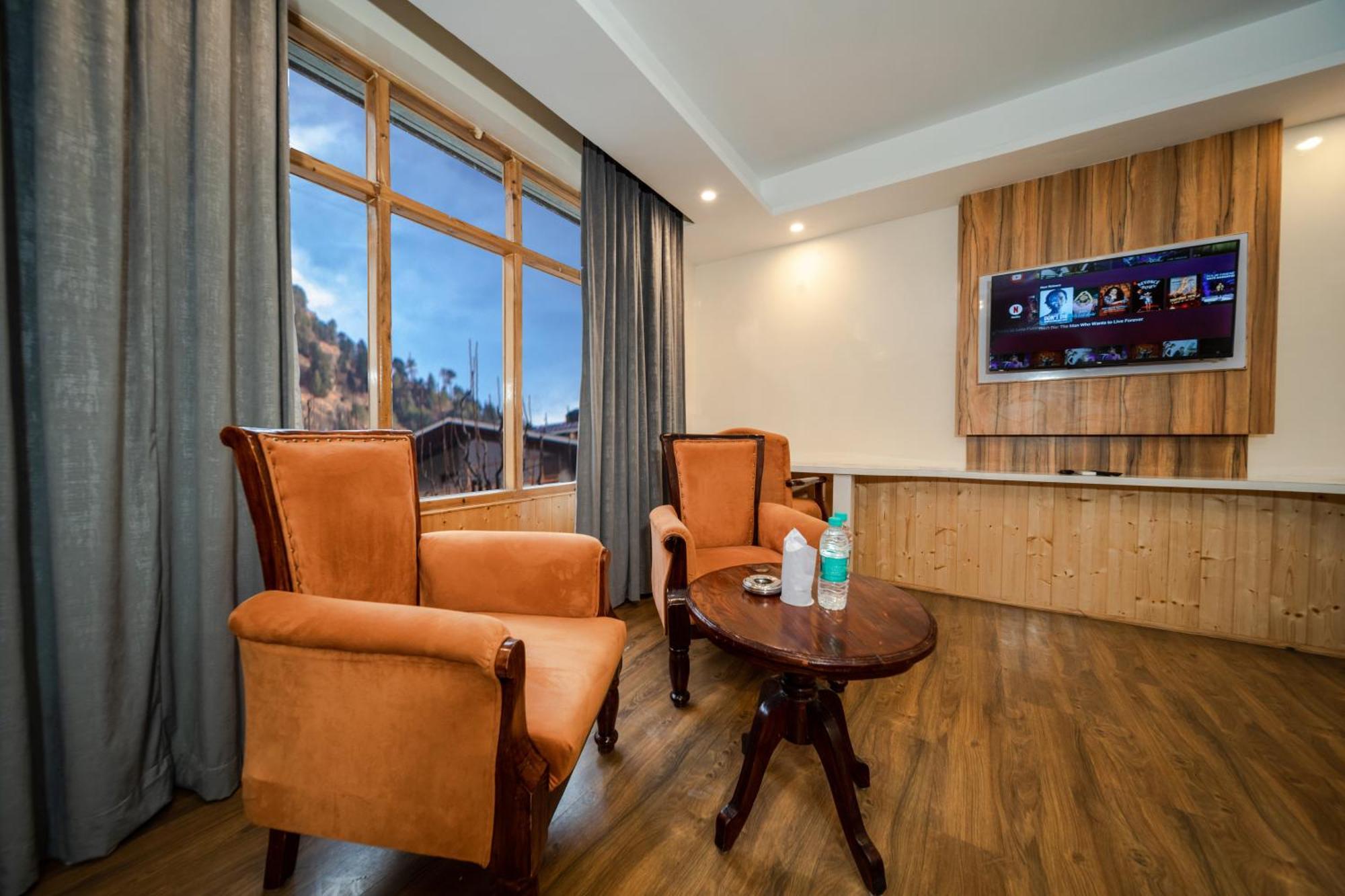 Hill River By West Western 4*